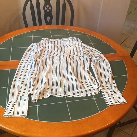 Professional button down blouse - Picture 5 of 6